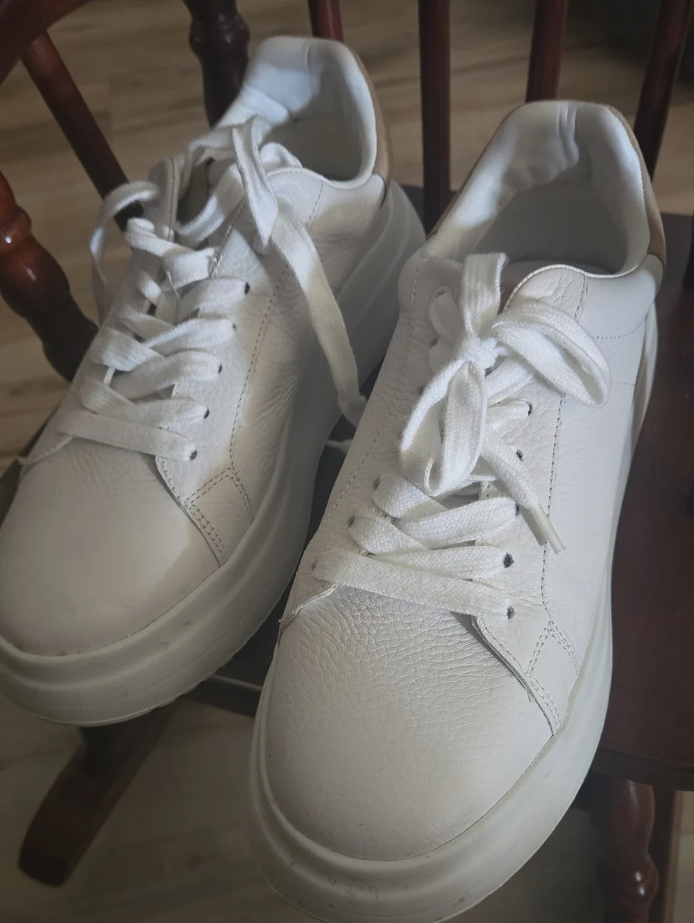 Zara sleek white